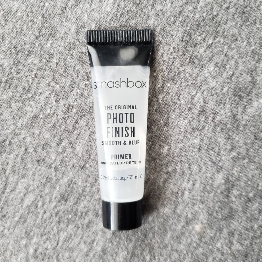 Free w purchase Smashbox photofinish primer sample